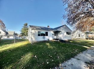 410 E 2nd St, Chadwick, IL 61014