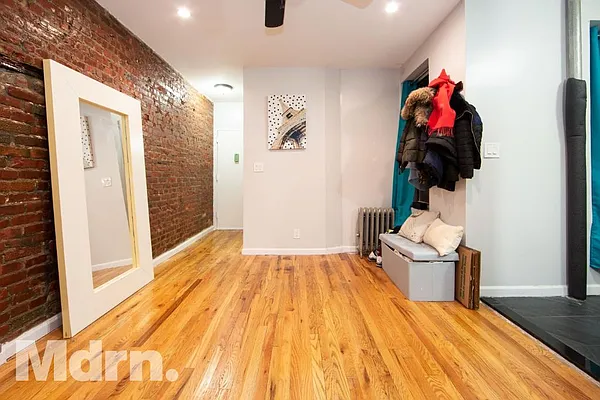 Rented by Mdrn Residential | media 21