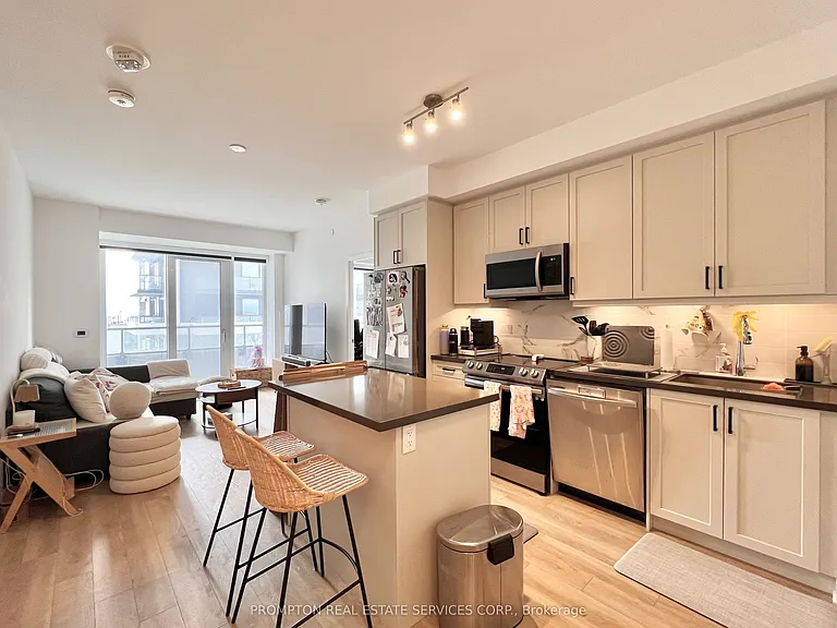 95 Oneida Cres #1208 — Photo 4