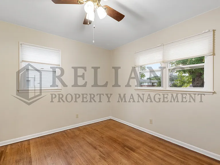 2310 S Vine St — Photo 20
