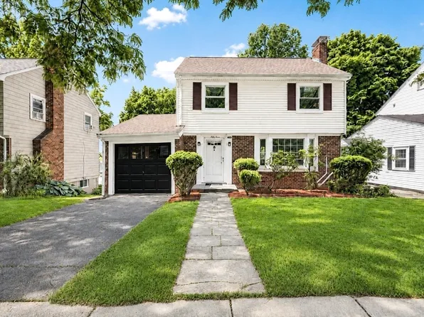 64 Redlands Rd, West Roxbury, MA 02132