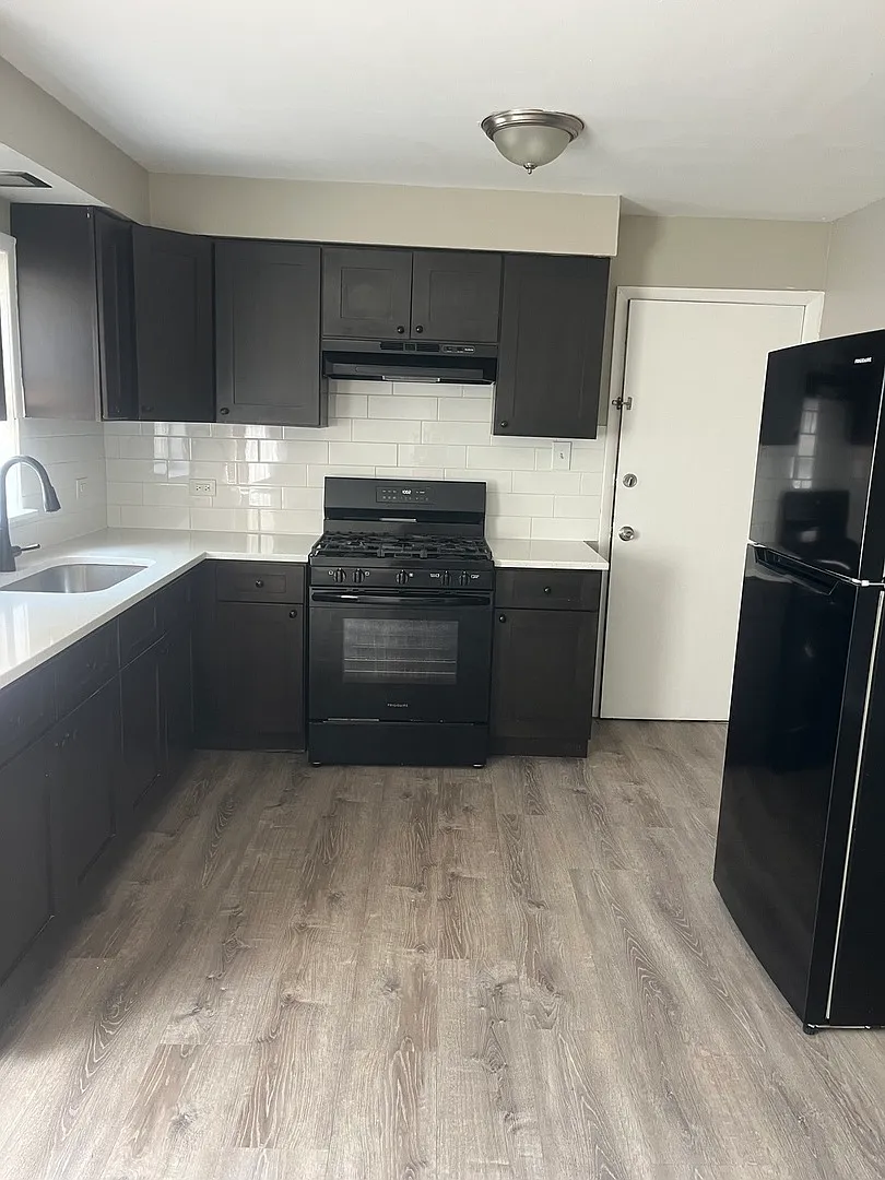 2 bed, 850 sqft, $1,625 — Photo 4