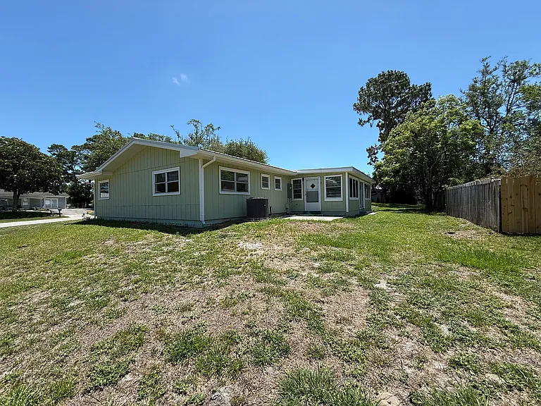209 Phoenetia Dr — Photo 35