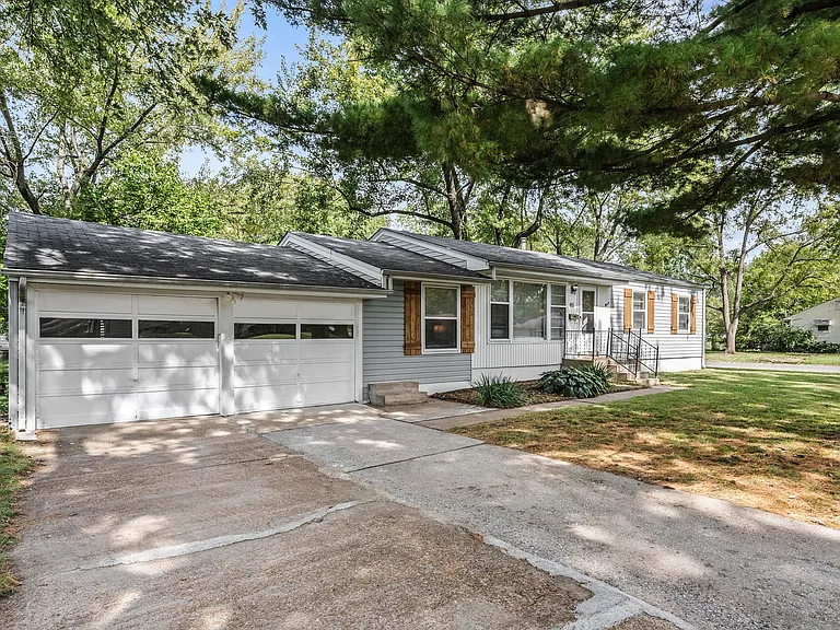 65 Saint Virgil Ln — Photo 2