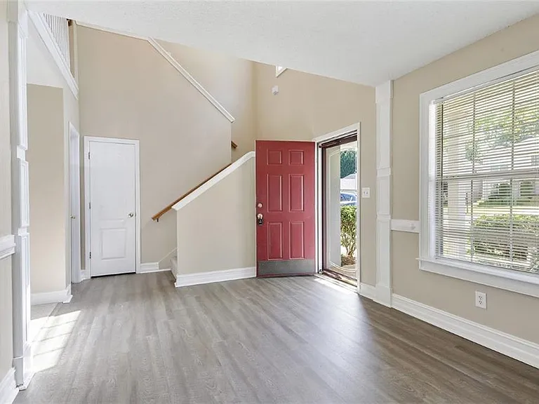 312 Eagle Way — Photo 2