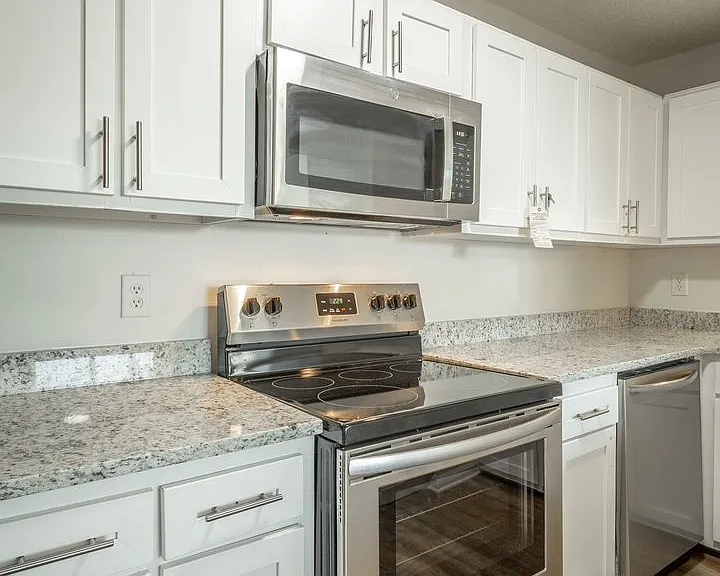Kate's View Apartments | Updated North Chattanooga Apartments with Scenic Views — Photo 9
