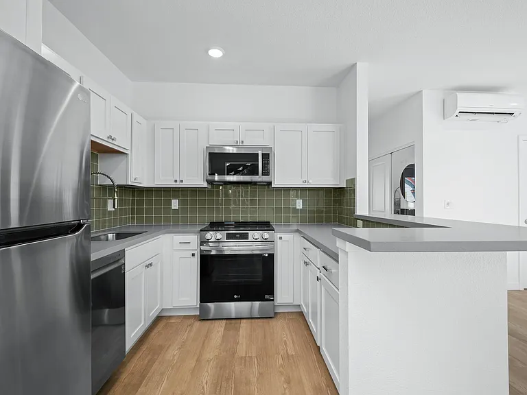 307 Pine St — Photo 4
