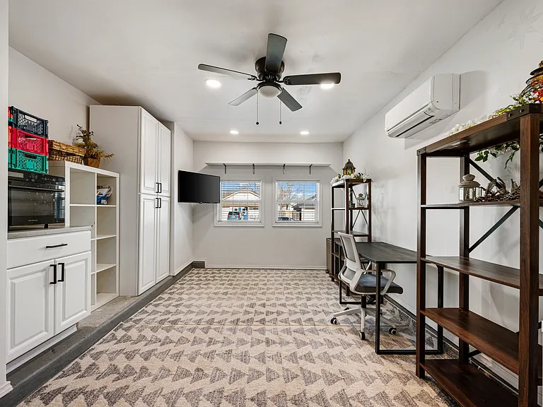 1107 Fairlawn Cv — Photo 10