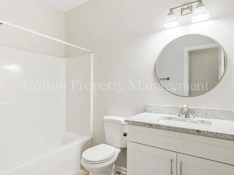 1010 Winterberry Cir — Photo 32