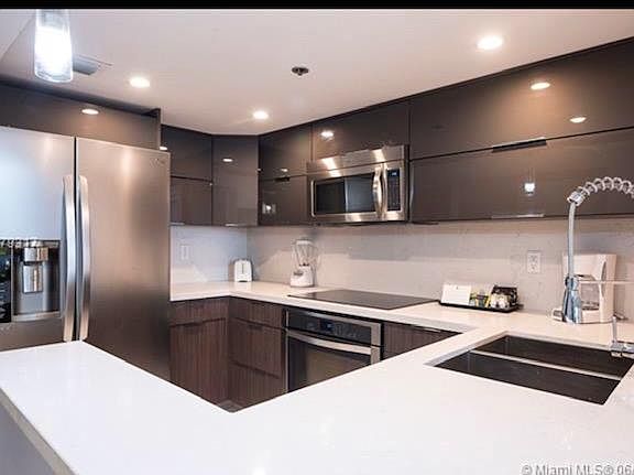 4th image of 1717 N Bayshore Dr APT 2242