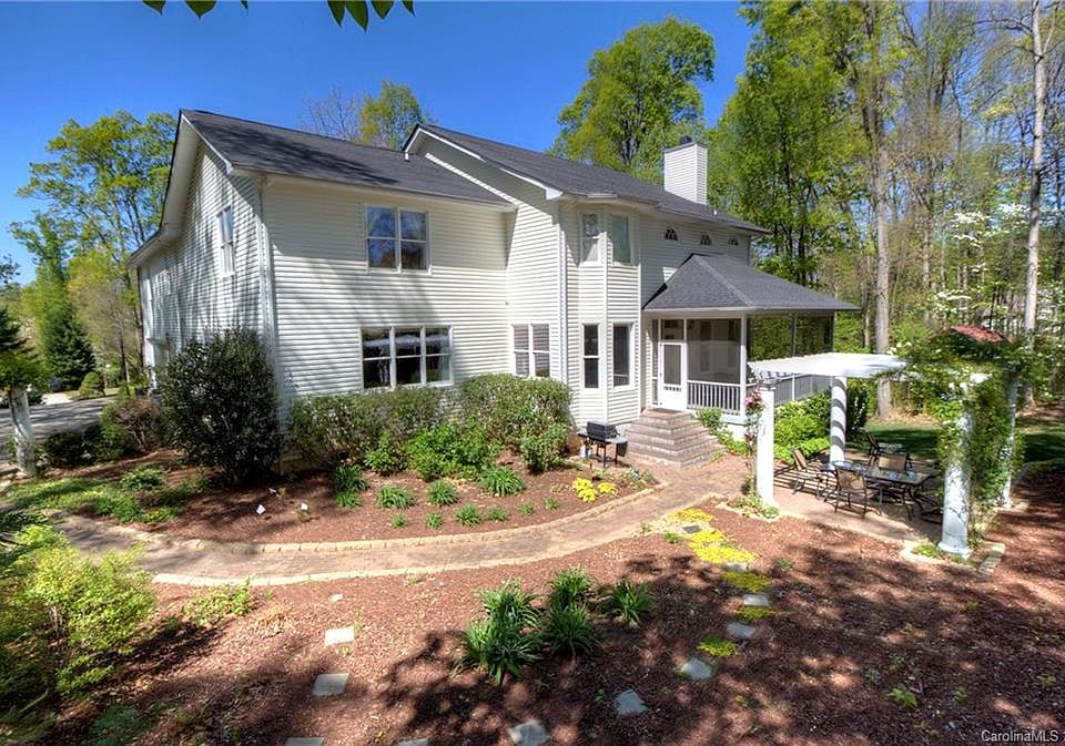 1st image of 143 Oasis Ln