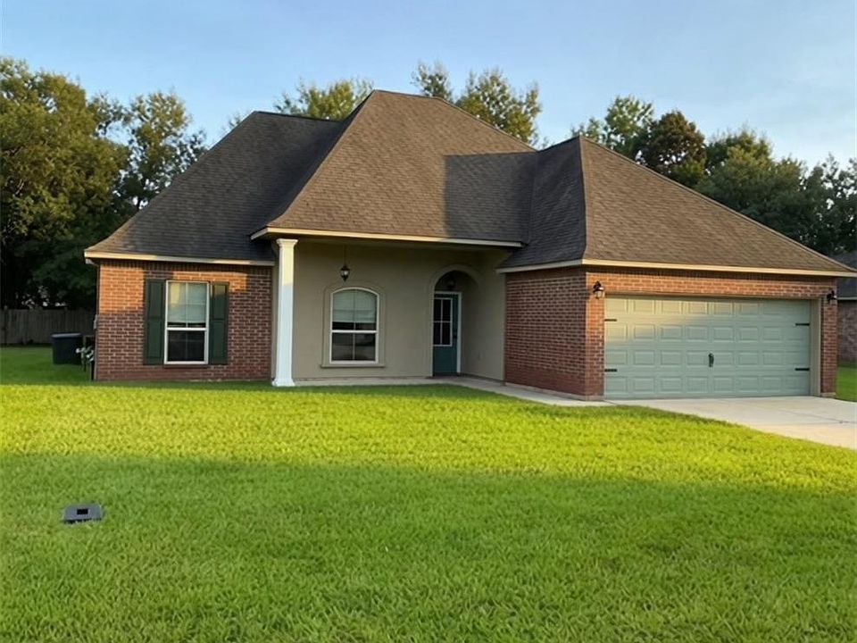 1st image of 42448 Blythwood Blvd