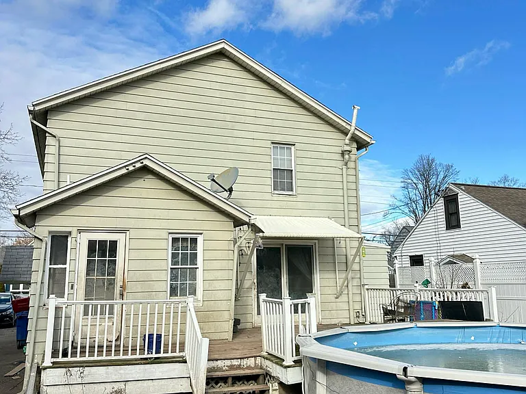 1028 Vestal Rd — Photo 2