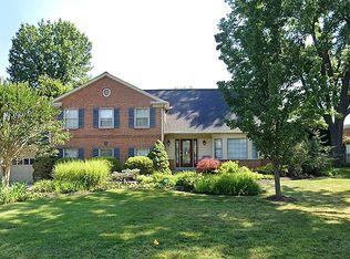 11925 Gainsborough Rd, Potomac, MD
