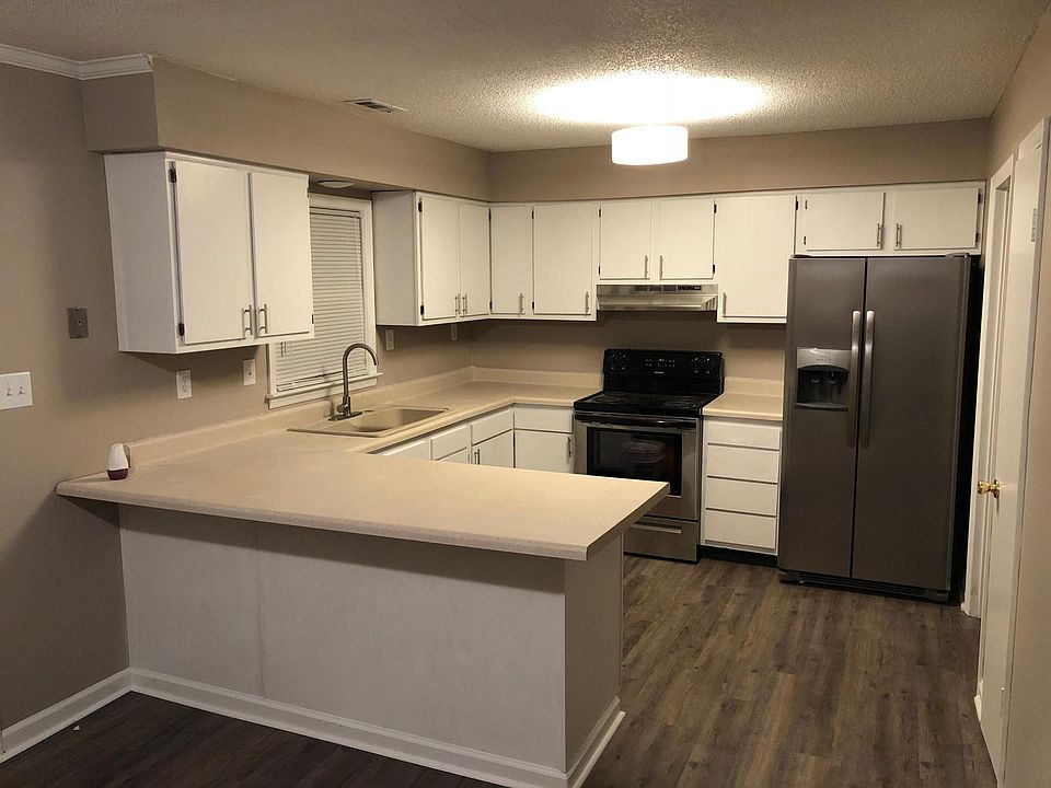 1st image of 100 E2 David Dr