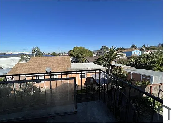 9840 E St #5 — Photo 5
