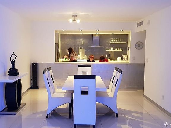 4th image of 19370 Collins Ave APT 806