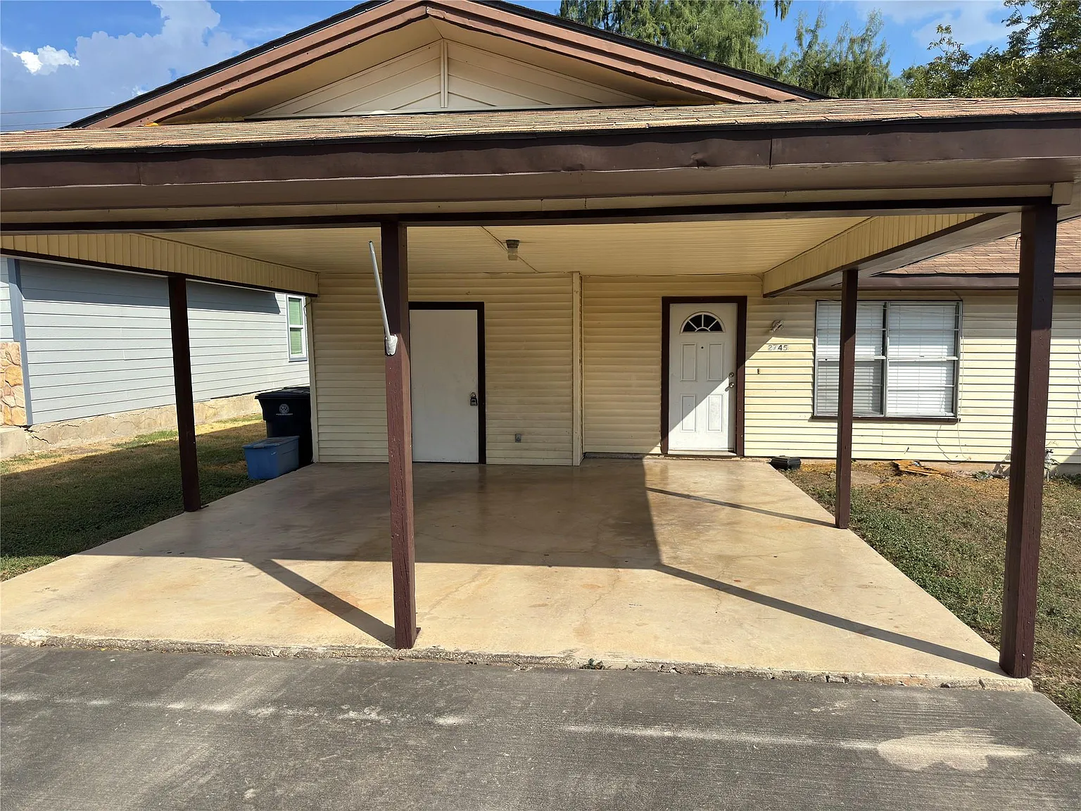 2 bed, 1.0 bath, 861 sqft, $1,300 — Photo 4