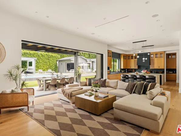 15321 Kingswood Ln, Sherman Oaks, CA 91403