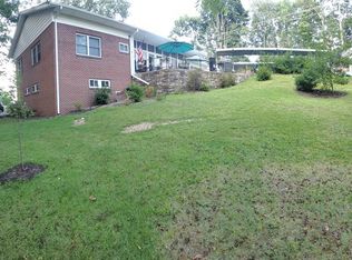 300 Maxwell Hill Rd, Beckley, WV 25801