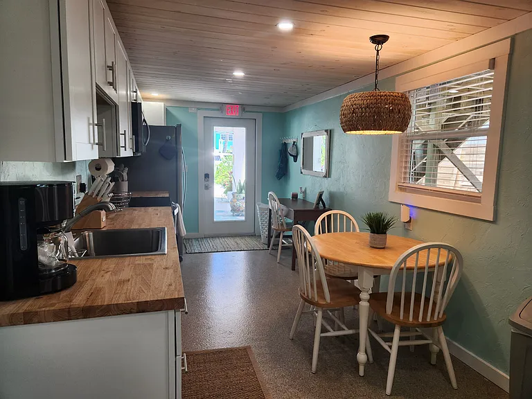 124 Coconut Dr #1 — Photo 5