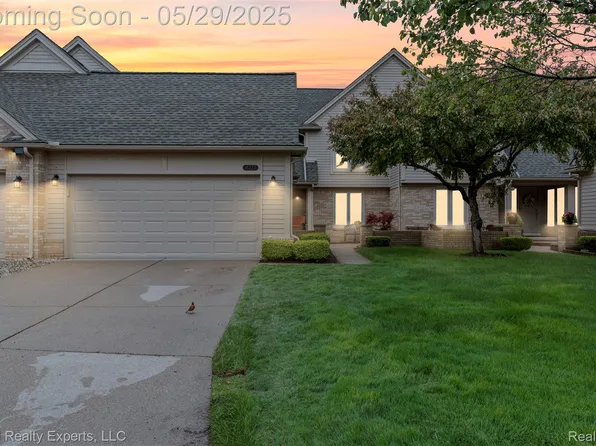 16727 W Cobblestone, Macomb, MI 48042