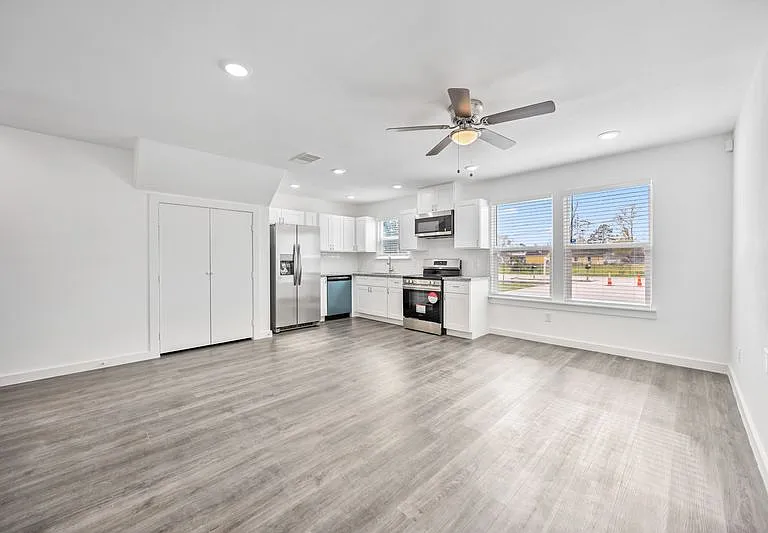 2320 Wavell St #B — Photo 14