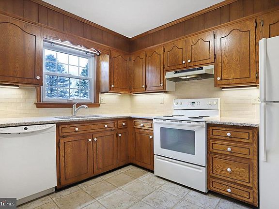 4th image of 3507 Eagle Dr