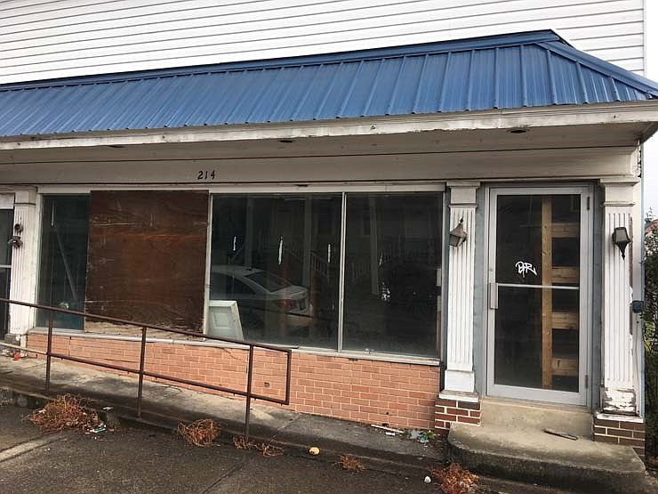 2nd image of 214 Valley St #216