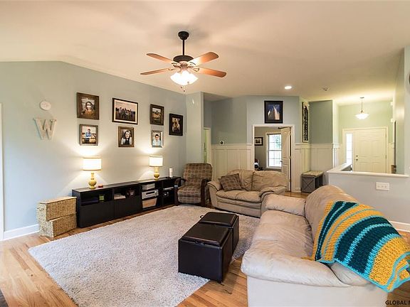 4th image of 45 Summerfield Cir