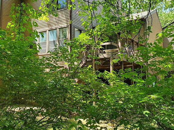3rd image of 23320 Red Oak Ct