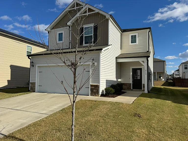 219 Watauga Lake Dr — Photo 2