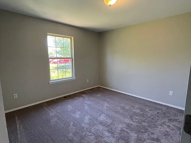 2202 W Jonquil Ln — Photo 15