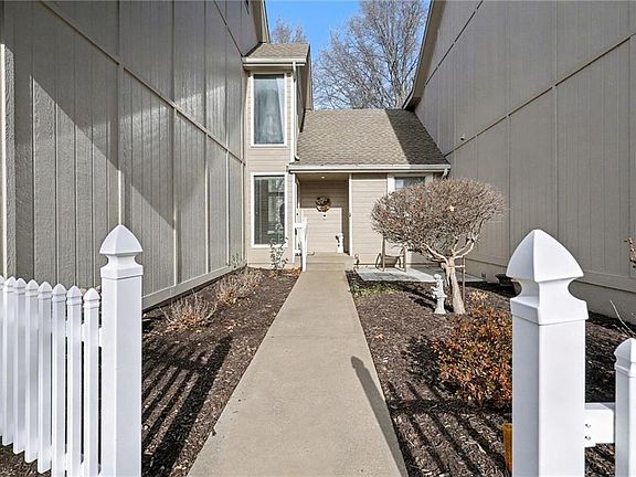 3rd image of 7204 W 155th St