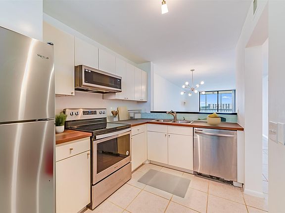 4th image of 114 Lake Emerald Drive #310