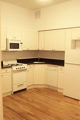 Rented by Buchbinder & Warren | media 2