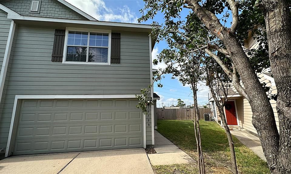 1st image of 17123 Oakwood Chase Dr