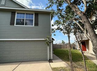 17123 Oakwood Chase Dr, Spring, TX 77379