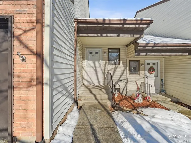 17 Oak Forest Dr #2 — Photo 37
