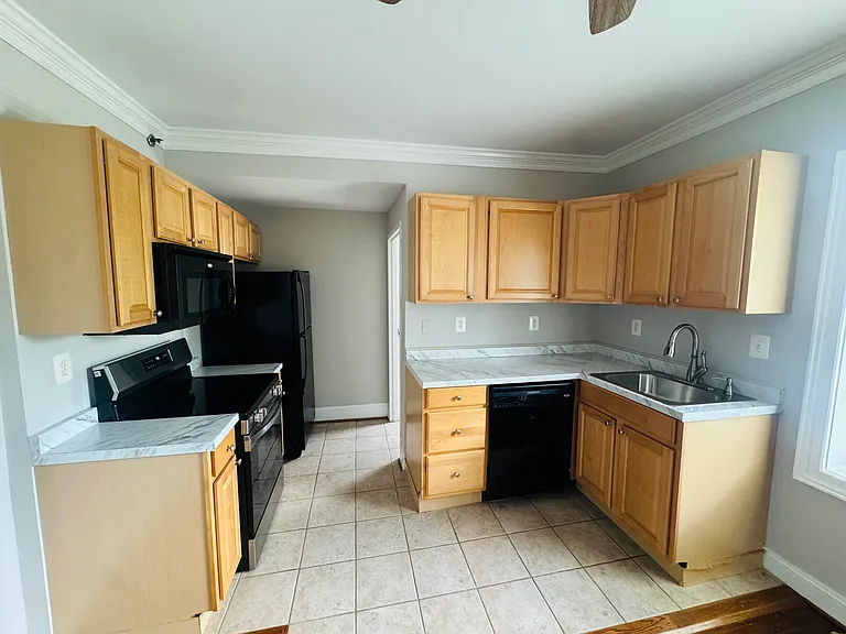 194 E Lee St #3B — Photo 7