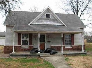 718 N Logan St, Marion, IL 62959
