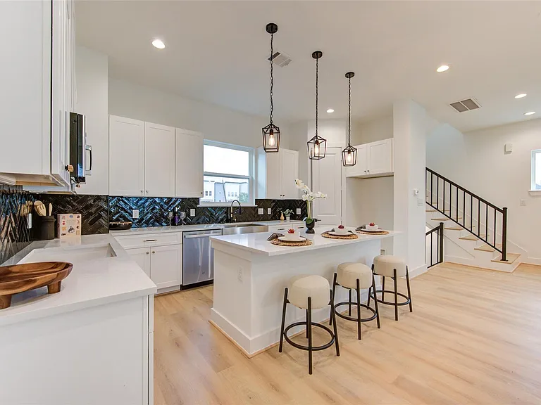 4035 Buck St — Photo 17