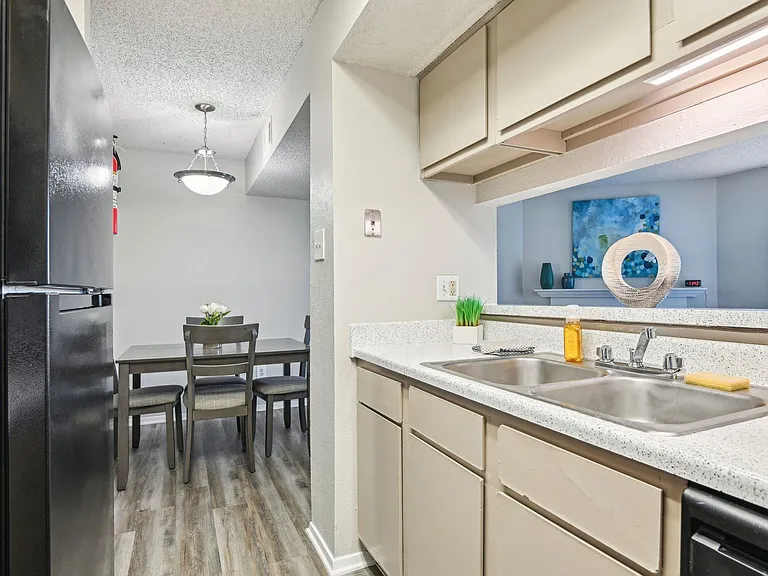 Abbey Glenn Apartments — Photo 59