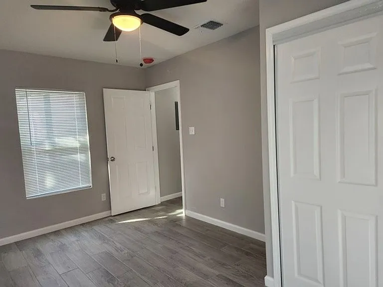 302 Kenmar Dr — Photo 7