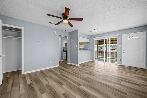204 Northcrest Cir #D Photo 1 204 Northcrest Cir #D Photo 1
