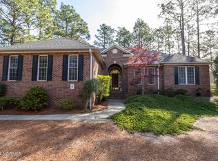 6 Peachtree Ln, Pinehurst, NC 28374