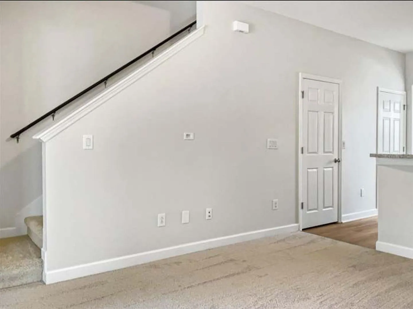2 Bedroom Townhome in Riverview — Photo 4