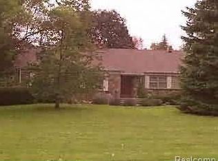 31585 W Bell Vine Trl, Beverly Hills, MI 48025