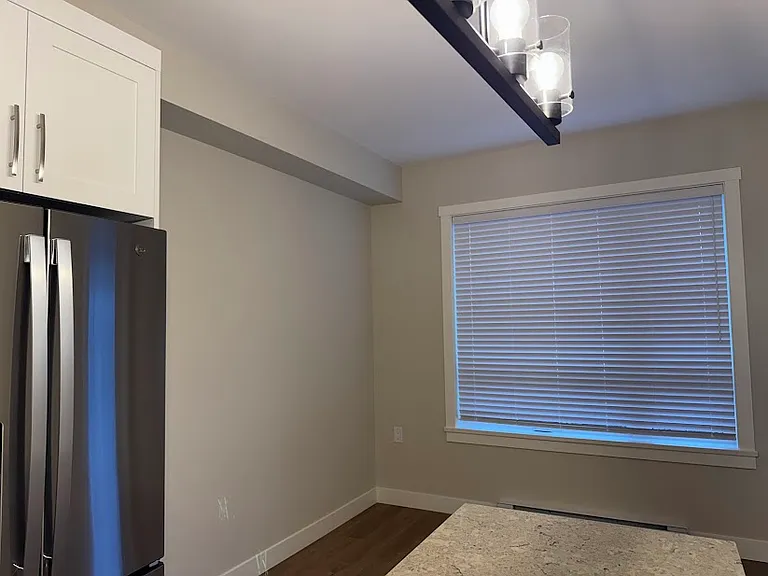 208b St — Photo 10