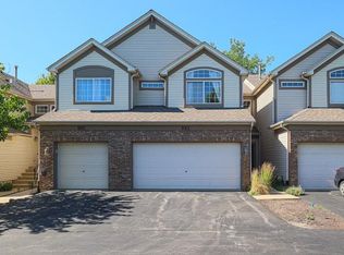 983 Parkhill Cir, Aurora, IL 60502